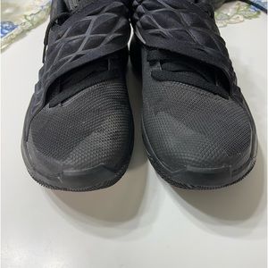 Mens Kyrie Nike Flytrap III all black Excellent condition! Size 11